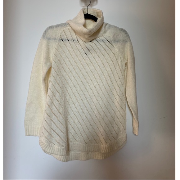 NWT Lou&Grey Creme Turtleneck - Picture 4 of 5